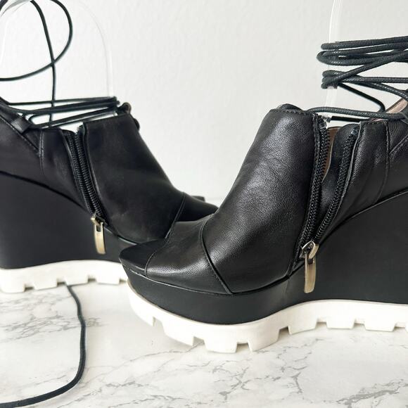 Rochessa Sporty Black Leather‎ Wedge Lug Sole Ankle Wrap Heels Women’s Size 38 - Picture 10 of 13